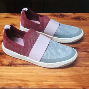 Lands' End Women's Sneakers in Burgundy and Gray